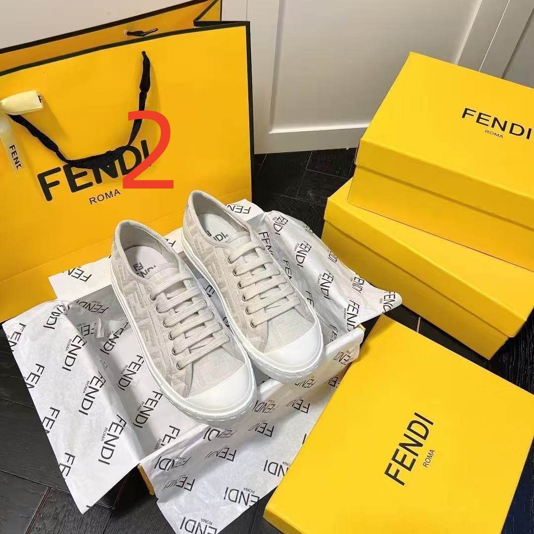 [FENDI] Chaussures